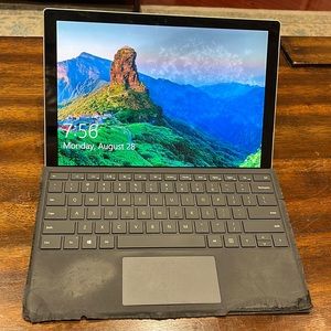 2017 Microsoft Surface Pro 12.3” with Keyboard and Charger